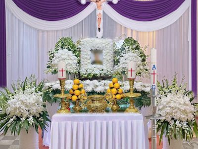 Màu tím trong tang lễ người Công giáo có ý nghĩa gì?